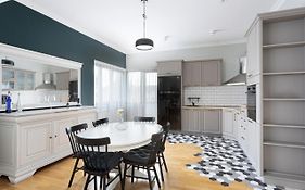 Cranta Hillside Apartment